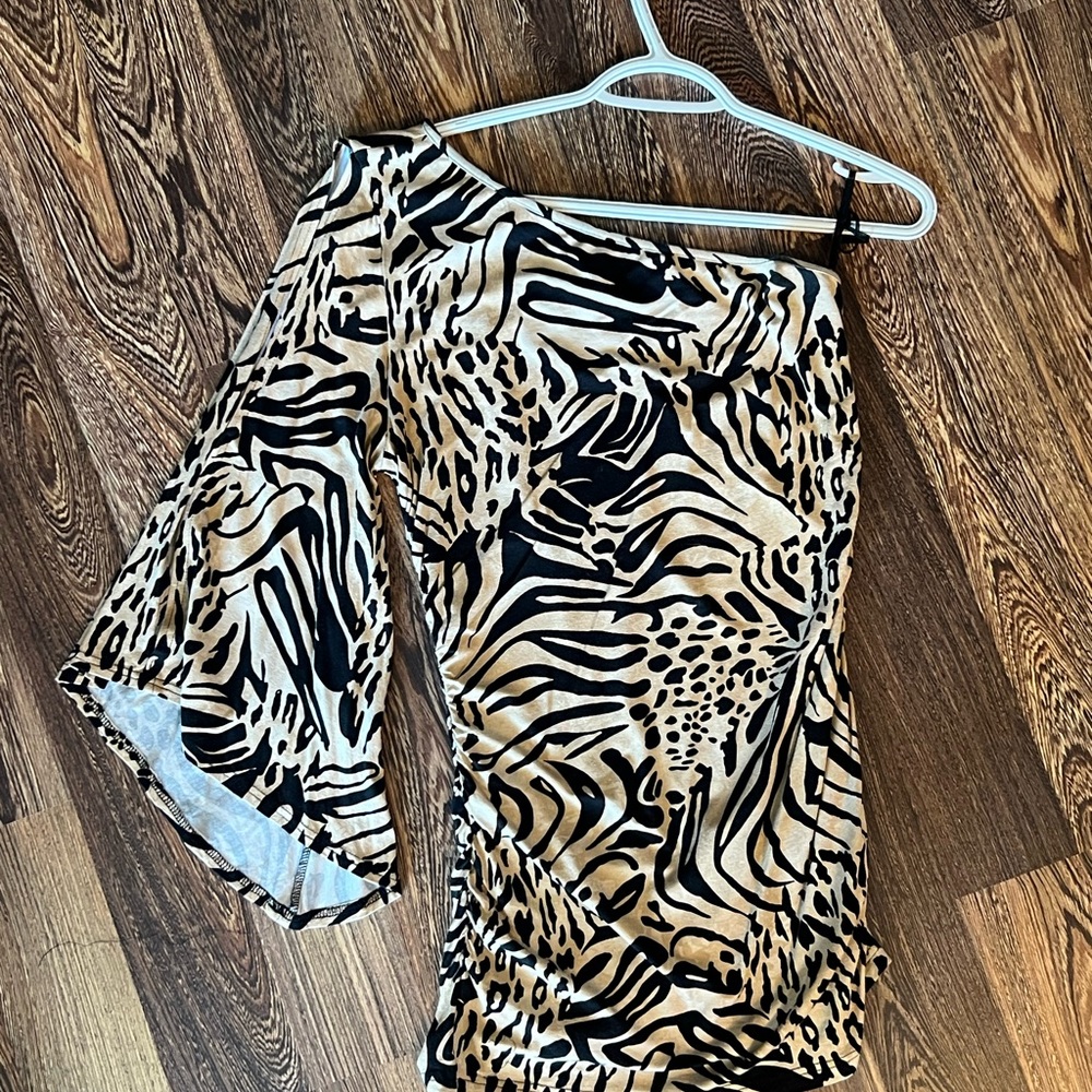 VENUS Animal Print One-Shoulder Tunic - Black and Tan
